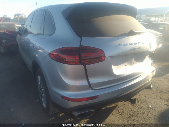 2016 Porsche Cayenne, VIN: WP1AF2A25GKA42157