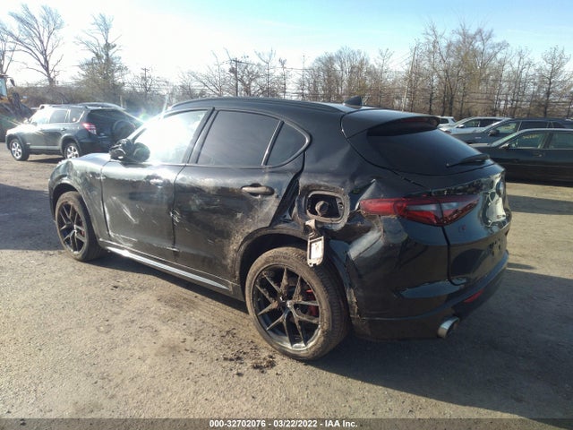 2021 Alfa Romeo Stelvio, VIN: ZASPAKBN9M7D20714