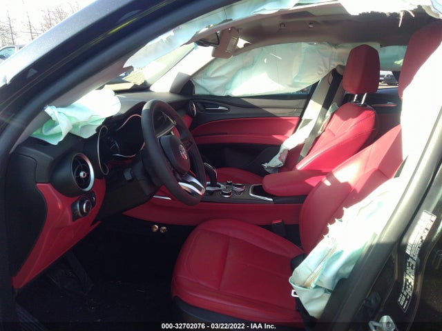 2021 Alfa Romeo Stelvio, VIN: ZASPAKBN9M7D20714