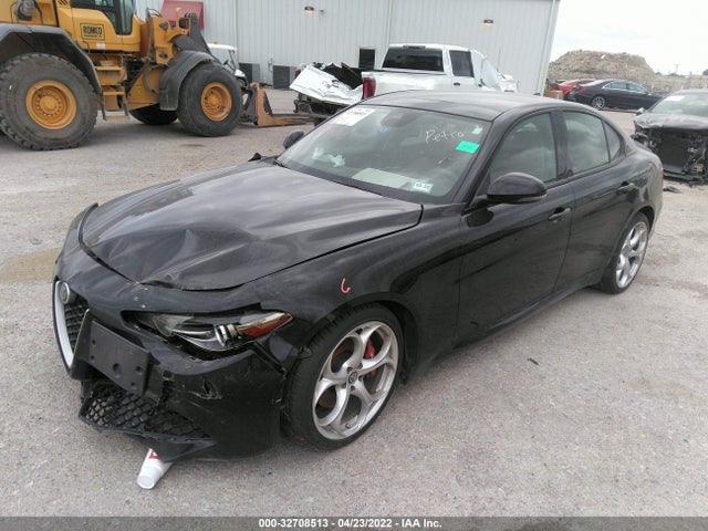 2018 Alfa Romeo Giulia, VIN: ZARFAECN1J7576500