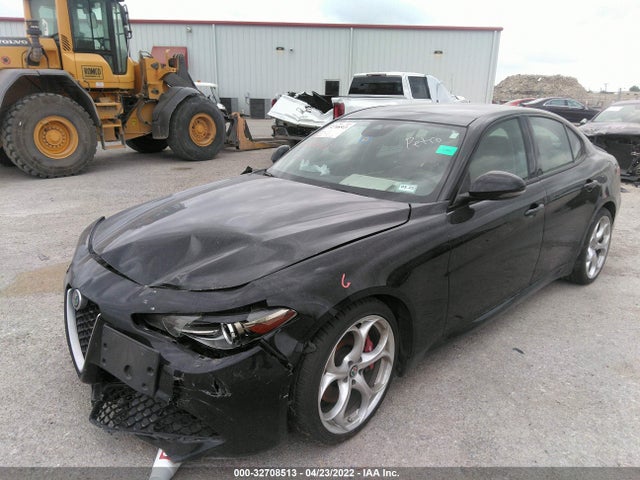 2018 Alfa Romeo Giulia, VIN: ZARFAECN1J7576500