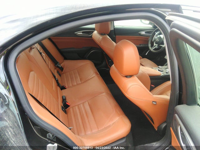 2018 Alfa Romeo Giulia, VIN: ZARFAECN1J7576500