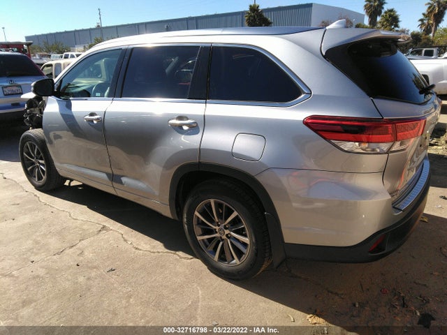 Toyota Highlander Se/xle 2018 5TDJZRFH0JS561065 Image 3
