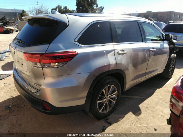 Toyota Highlander Se/xle 2018 5TDJZRFH0JS561065 Image 4
