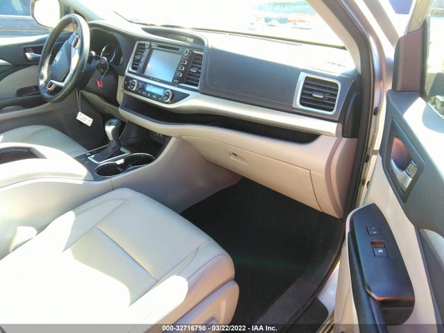 Toyota Highlander Se/xle 2018 5TDJZRFH0JS561065 Image 5