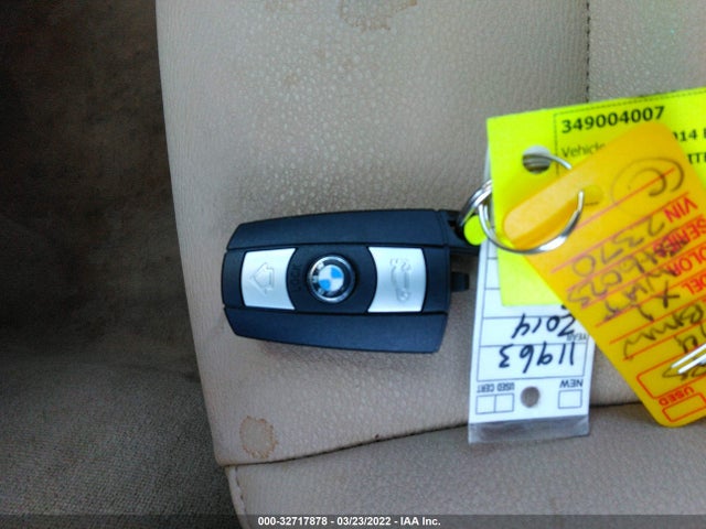 2014 BMW X1, VIN: WBAVM1C55EVW52370