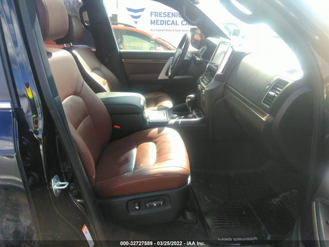 2019 Toyota Land Cruiser, VIN: JTMCY7AJ3K4085398