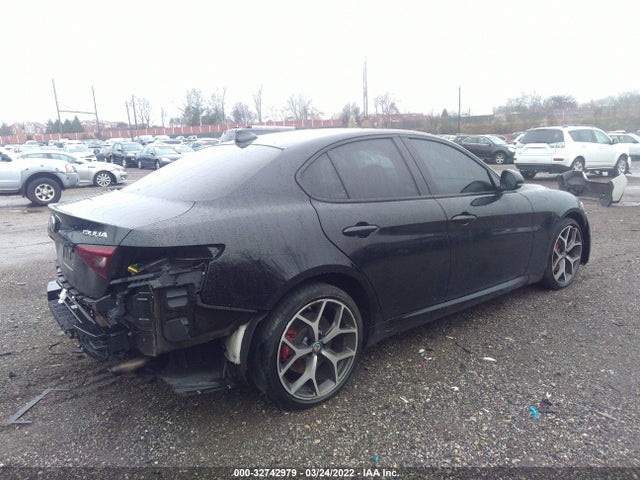 2019 Alfa Romeo Giulia, VIN: ZARFANAN8K7598577