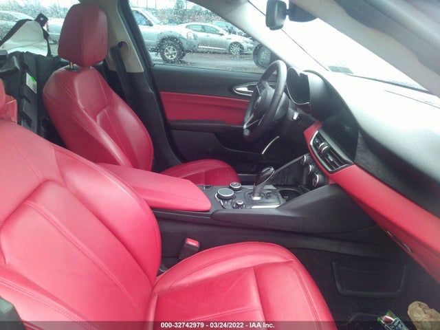 2019 Alfa Romeo Giulia, VIN: ZARFANAN8K7598577