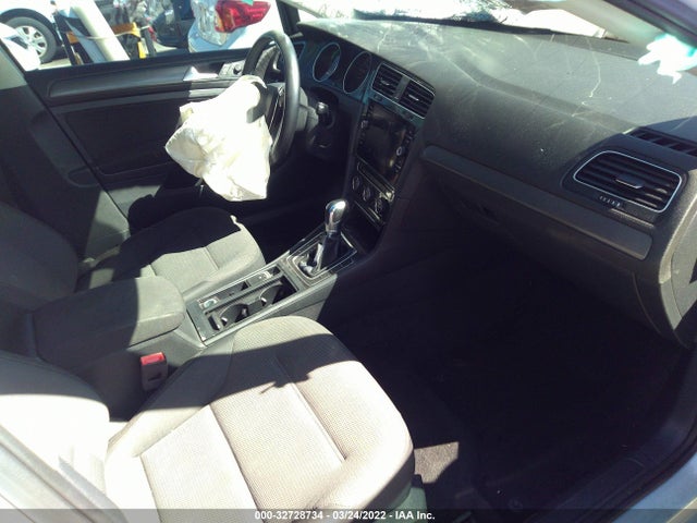 2017 Volkswagen Golf, VIN: WVWKR7AU8HW953802