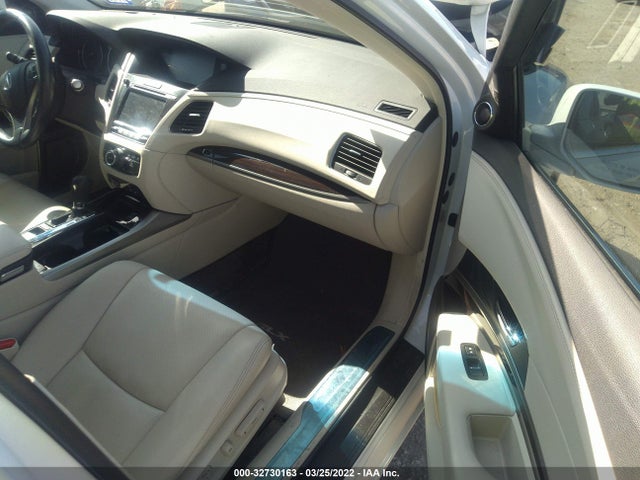 2016 Acura RLX, VIN: JH4KC1F94GC000604