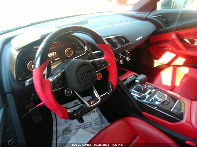 2018 Audi R8, VIN: WUABAAFX7J7902303