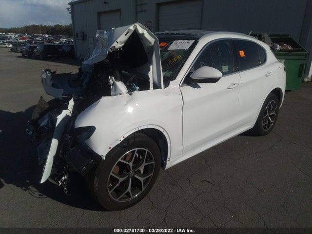 2021 Alfa Romeo Stelvio, VIN: ZASPAKBN3M7D13810