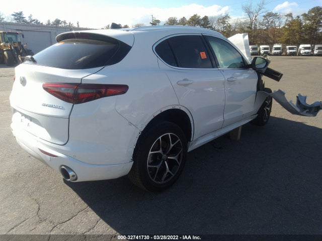 2021 Alfa Romeo Stelvio, VIN: ZASPAKBN3M7D13810