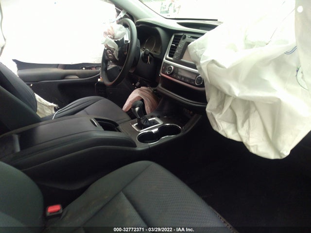 2019 Toyota Highlander, VIN: 5TDBGRFH2KS069830