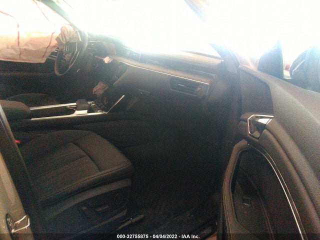 2019 Audi e-tron, VIN: WA1LAAGE4KB024398