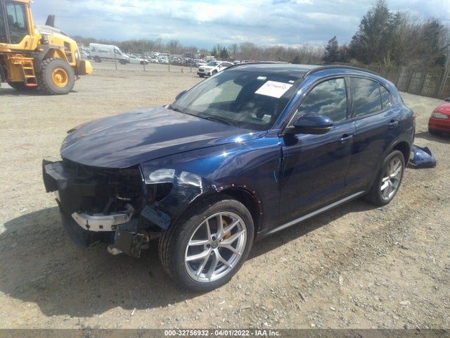 2018 Alfa Romeo Stelvio, VIN: ZASFAKNN6J7B81810