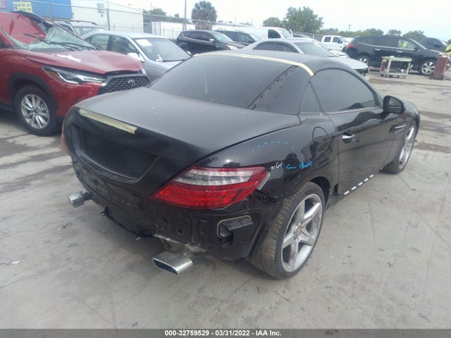 2016 Mercedes-Benz SLK-Class, VIN: WDDPK3JA1GF118640