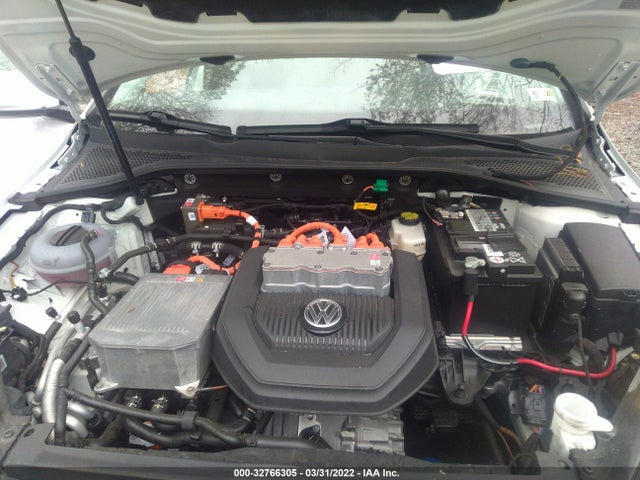 2016 Volkswagen Golf, VIN: WVWPP7AUXGW915272