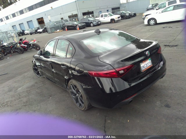 2019 Alfa Romeo Giulia, VIN: ZARFAMAN1K7620834