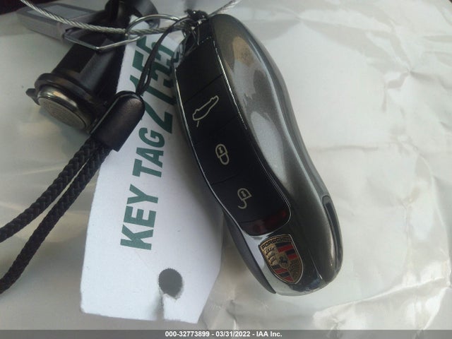 2016 Porsche Panamera, VIN: WP0AD2A77GL040827