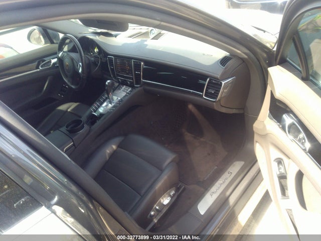 2016 Porsche Panamera, VIN: WP0AD2A77GL040827