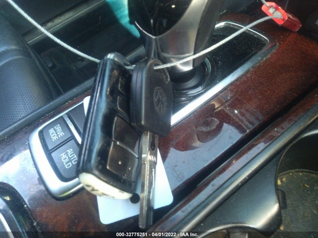 2015 Kia K900, VIN: KNALW4D43F6021718