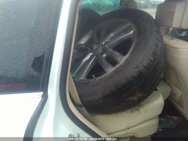 2016 Volkswagen Touareg, VIN: WVGEF9BP6GD008802