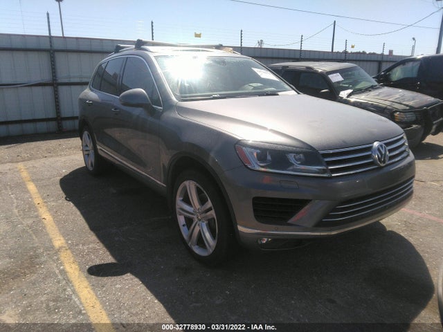 2016 Volkswagen Touareg, VIN: WVGEF9BP7GD011689