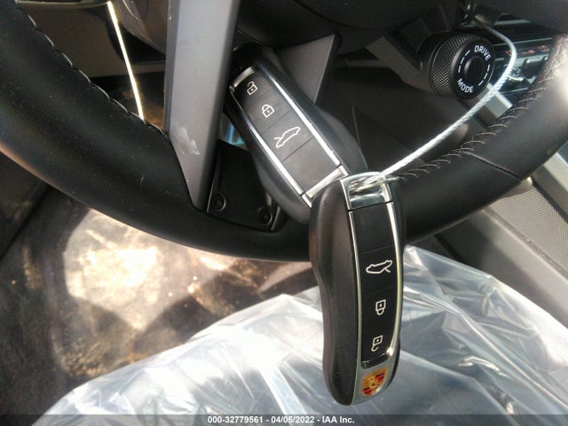 2022 Porsche 911, VIN: WP0AA2A91NS205266