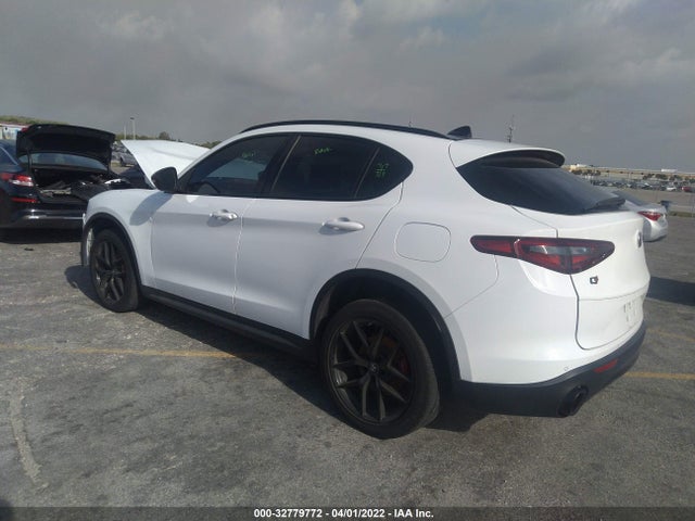 2019 Alfa Romeo Stelvio, VIN: ZASPAKBN3K7C59535