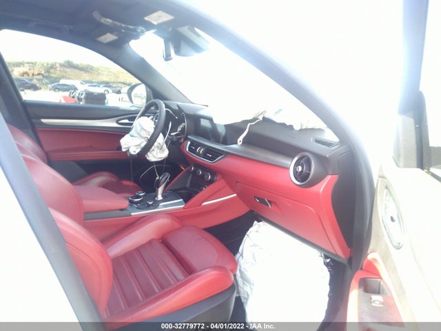2019 Alfa Romeo Stelvio, VIN: ZASPAKBN3K7C59535
