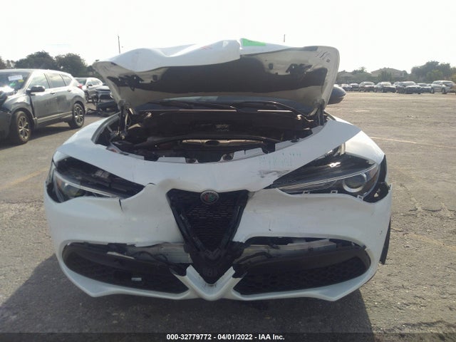 2019 Alfa Romeo Stelvio, VIN: ZASPAKBN3K7C59535