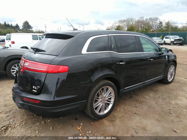 2015 Lincoln MKT, VIN: 2LMHJ5AT5FBL01764