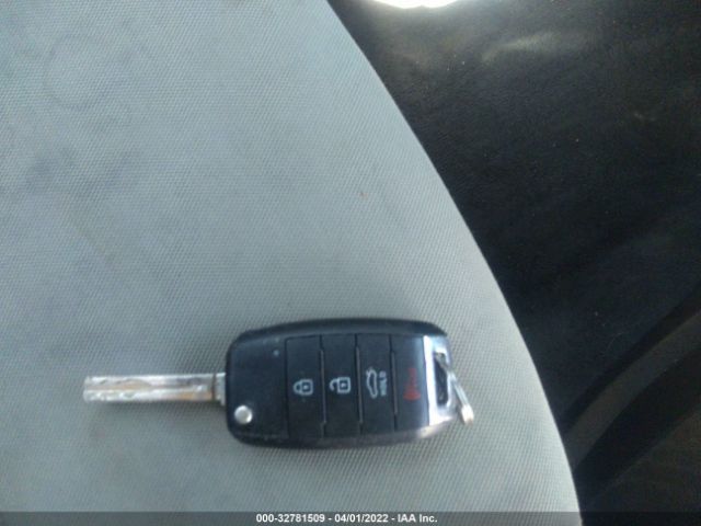 KNADM4A30H6015870 KIA RIO LX