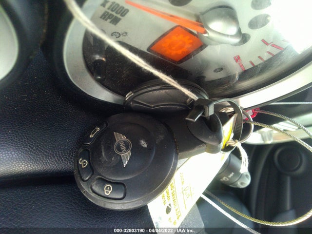 2010 MINI COOPER CONVERTIBLE WMWMR3C52ATU98294 Photo 10