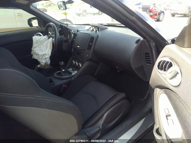 2015 Nissan Z, VIN: JN1AZ4EH1FM441009