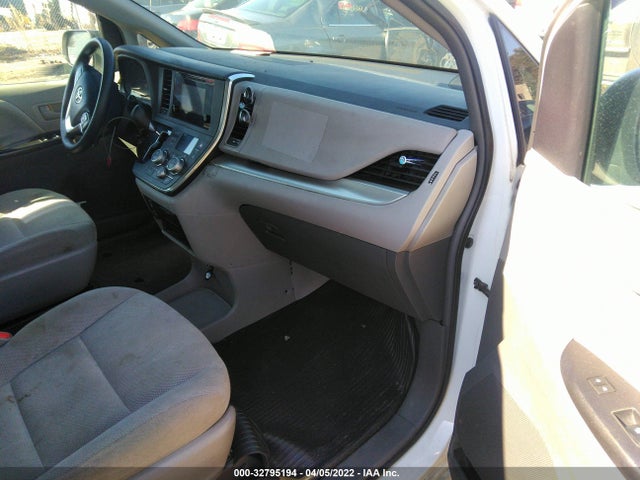 Toyota Sienna L 7 Passenger 2017 5TDZZ3DC4HS896606 Image 5