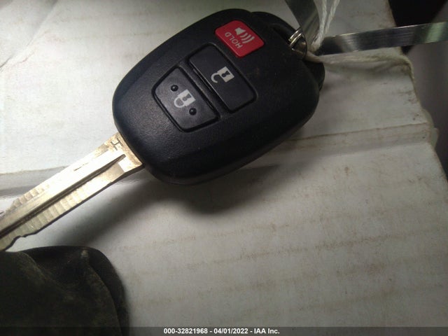 Toyota RAV4 LE 2017 JTMBFREV0HJ167819 Image 11