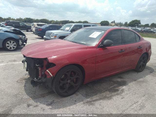 2017 Alfa Romeo Giulia, VIN: ZARFAECN9H7552021