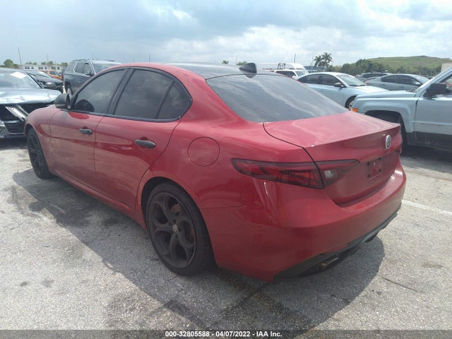 2017 Alfa Romeo Giulia, VIN: ZARFAECN9H7552021