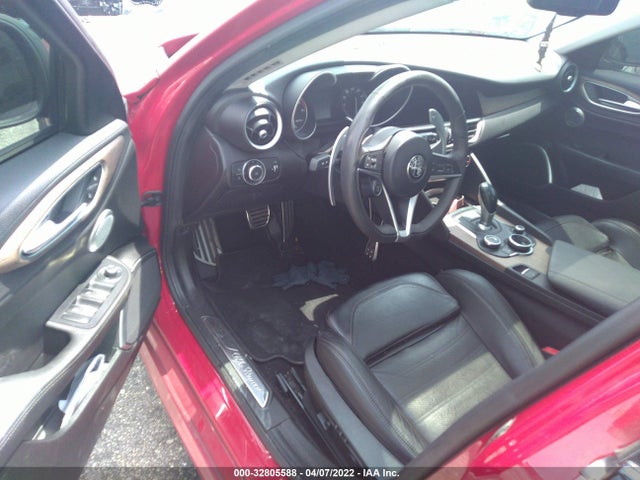 2017 Alfa Romeo Giulia, VIN: ZARFAECN9H7552021