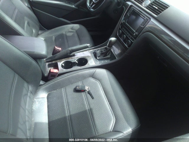 1VWBT7A37HC049902 Volkswagen Passat 1.8t Se