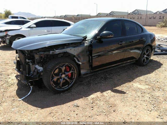 2017 Alfa Romeo Giulia, VIN: ZARFAECNXH7557390