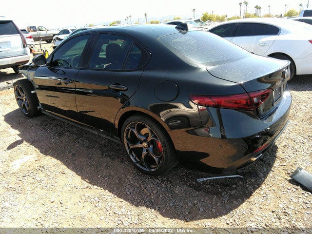 2017 Alfa Romeo Giulia, VIN: ZARFAECNXH7557390
