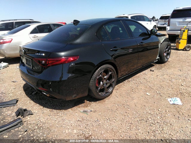 2017 Alfa Romeo Giulia, VIN: ZARFAECNXH7557390