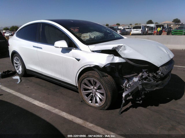 2019 Tesla Model X, VIN: 5YJXCBE22KF140356