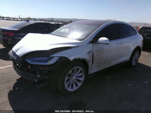 2019 Tesla Model X, VIN: 5YJXCBE22KF140356