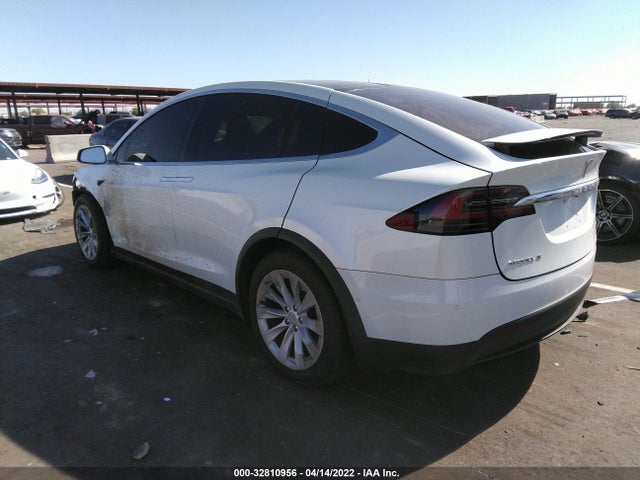 2019 Tesla Model X, VIN: 5YJXCBE22KF140356