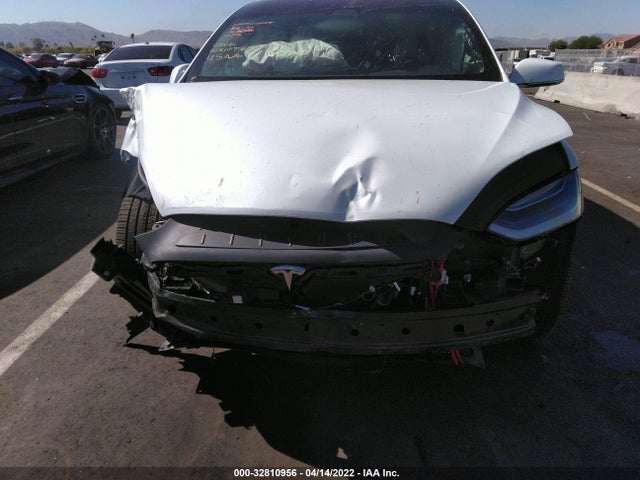 2019 Tesla Model X, VIN: 5YJXCBE22KF140356